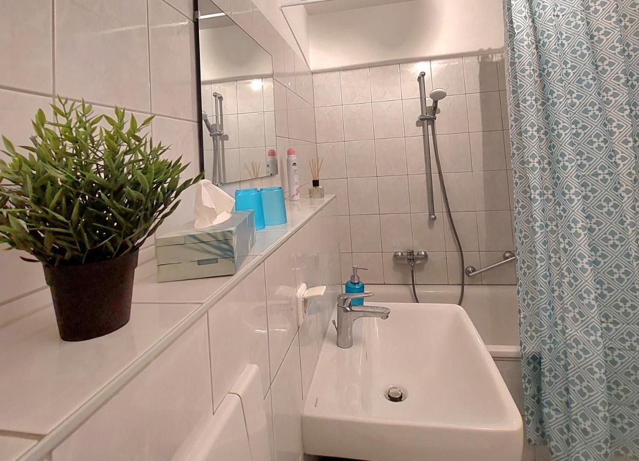 Moderne Wohnung Mit Vollausstattung In Ruhiger Lage, W-Lan Grossrohrsdorf 外观 照片